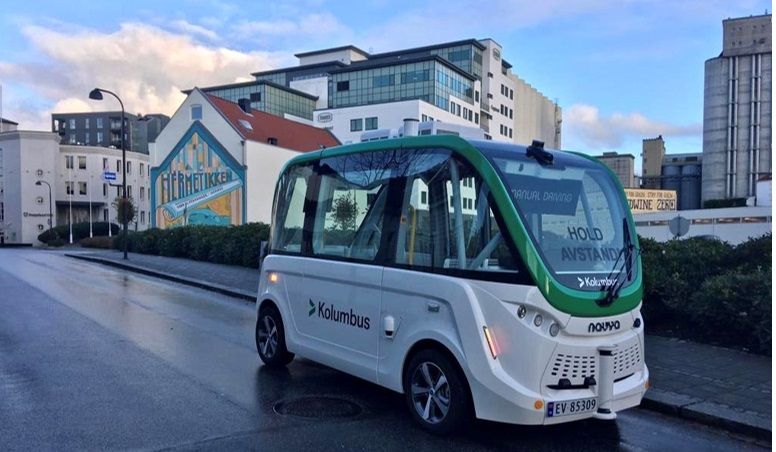 Selvkjørende buss i fast rute i Stavanger sentrum